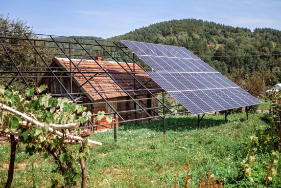 Ideálny sklon panelov je okolo 30°. Zdroj: Maria Symchych, shutterstock