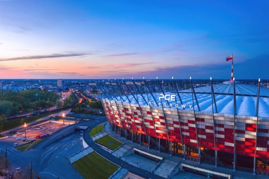 Okrem futbalových zápasov prebiehajú vo varšavskom štadióne aj významné kultúrne a spoločenské akcie, čo z neho robí jedno z najdôležitejších miesť v Poľsku. Na tribúny sa zmestí až 58 000 divákov. Zdroj: uslatar, Shutterstock