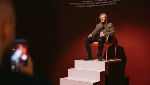 Zaujalo nás: LD Seating odhalila na Designbloku inštaláciu v podobe vznášajúceho sa schodiska