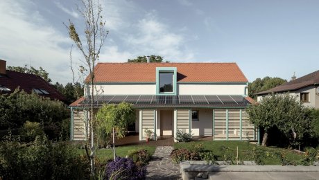 Novostavba, ktorá našla miesto medzi tradičnými vidieckymi stavbami