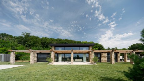 Villa VICUS. Pôsobivý rodinný dom pod Zoborom