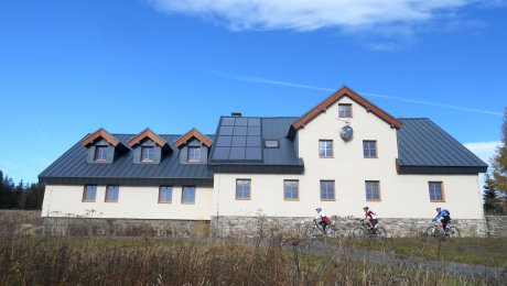 Slovenský výrobca slnečných kolektorov úspešne čelí globálnej konkurencii. Cesta k prežitiu: Inovácie a silné partnerstvo
